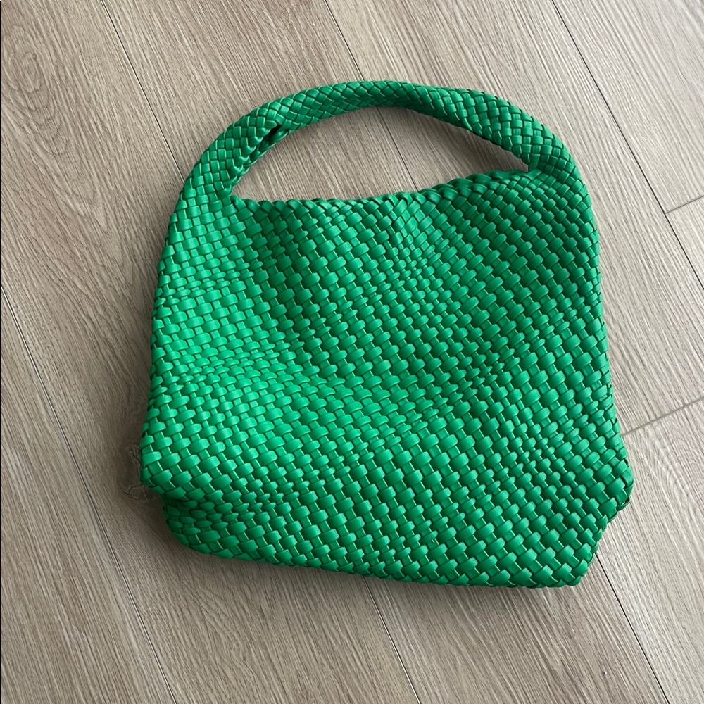 NWOT Moda Luxe Vegan Leather Hobo Bag - Kelly Green - Picture 4 of 8